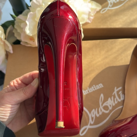 Christian Louboutin Ruby Red Patent Leather High Heels Size EU 37.5 Beautiful! - Picture 4 of 12